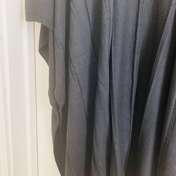 Loft Cardigan Size XS/S  - Picture 3 of 7